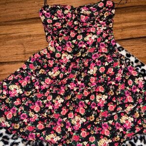 Forever 21 floral dress 🩷